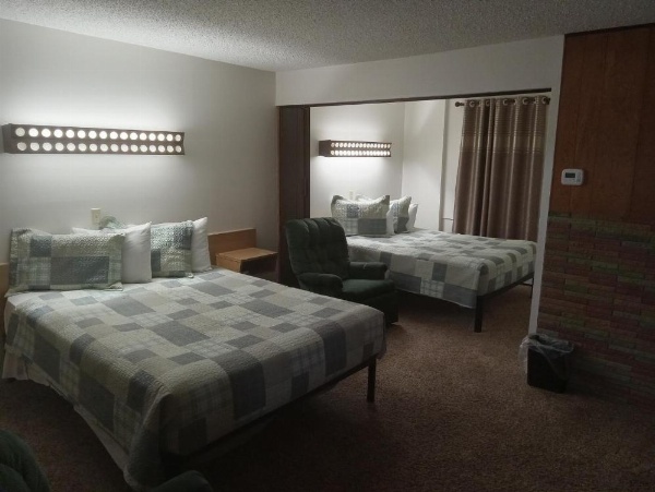 Siesta Motel image 17